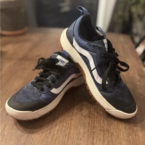 Vans Ultrarange MTE Sneakers- blue/white Size 6.5m/8w